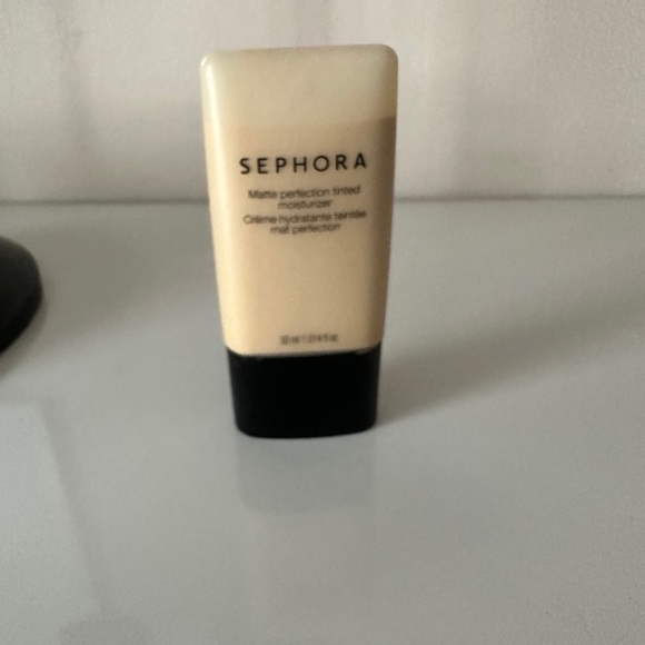 Sephora Matt perfection lightweight tinted moisturizer 05 crepe - Picture 2 of 4